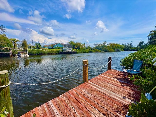 605 BARNES PARKWAY, Nokomis, FL 34275