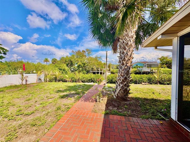 605 BARNES PARKWAY, Nokomis, FL 34275