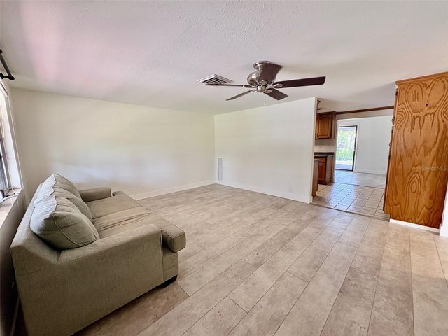 605 BARNES PARKWAY, Nokomis, FL 34275