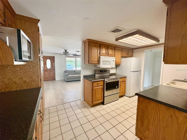 605 BARNES PARKWAY, Nokomis, FL 34275