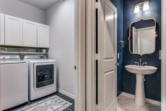 208 Lemley Drive, Fort Worth, TX 76131