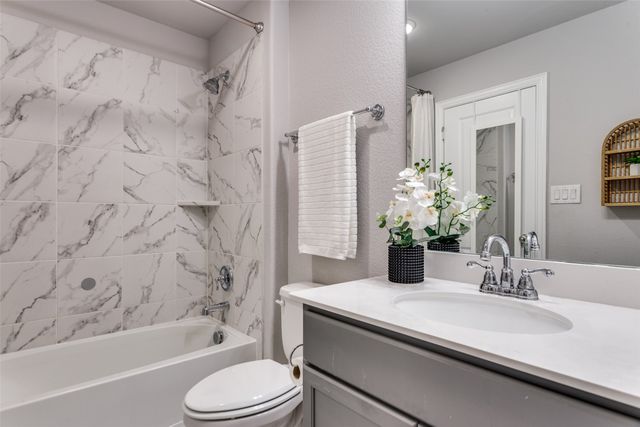 208 Lemley Drive, Fort Worth, TX 76131