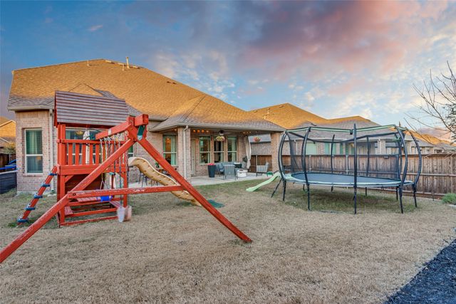 208 Lemley Drive, Fort Worth, TX 76131