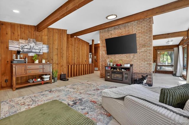 3301 Jewell Road, Howell, MI 48843