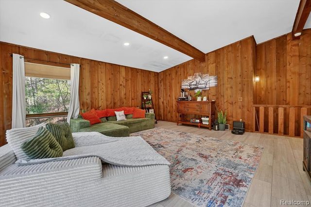 3301 Jewell Road, Howell, MI 48843