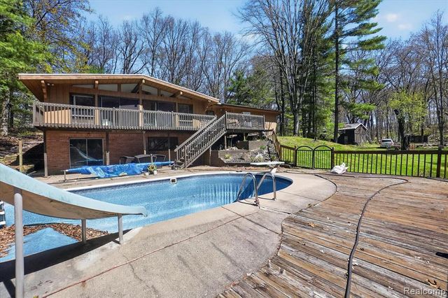 3301 Jewell Road, Howell, MI 48843