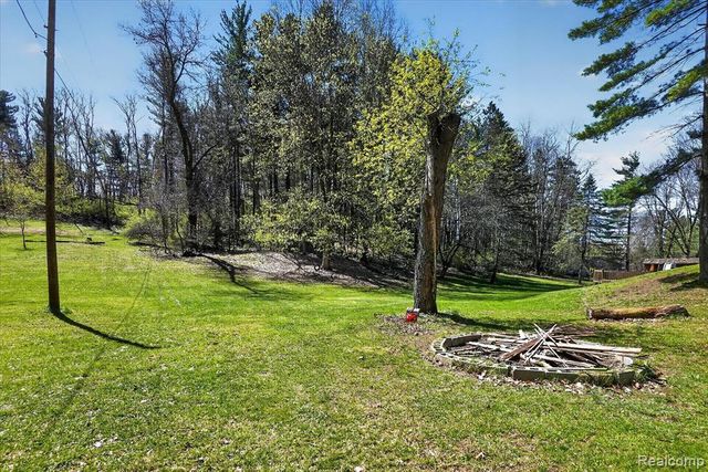 3301 Jewell Road, Howell, MI 48843