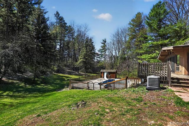 3301 Jewell Road, Howell, MI 48843