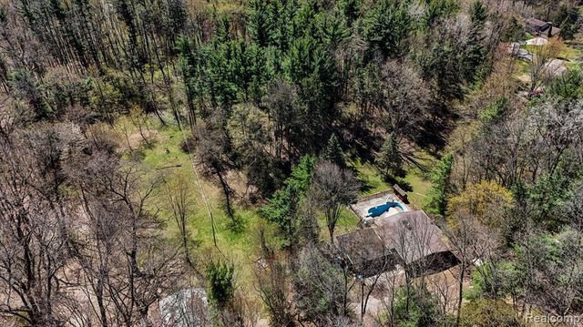 3301 Jewell Road, Howell, MI 48843