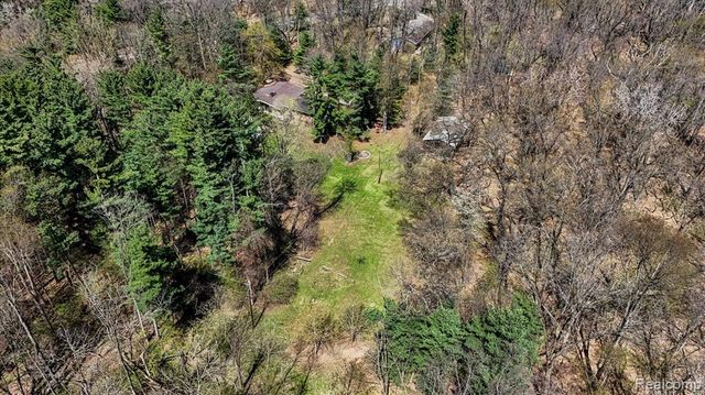 3301 Jewell Road, Howell, MI 48843