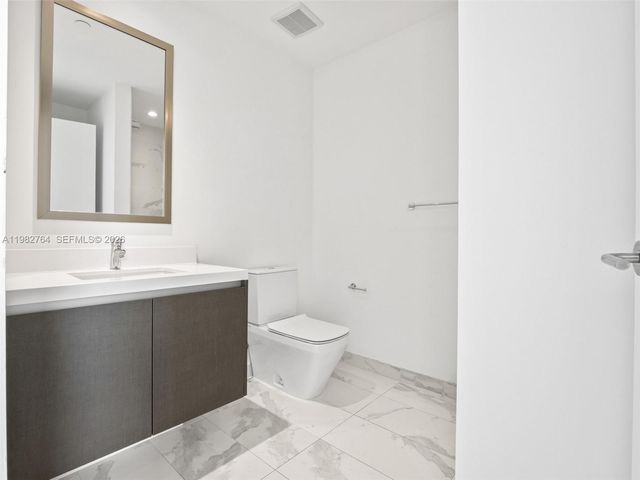 851 NE 1st Ave 4801, Miami, FL 33132