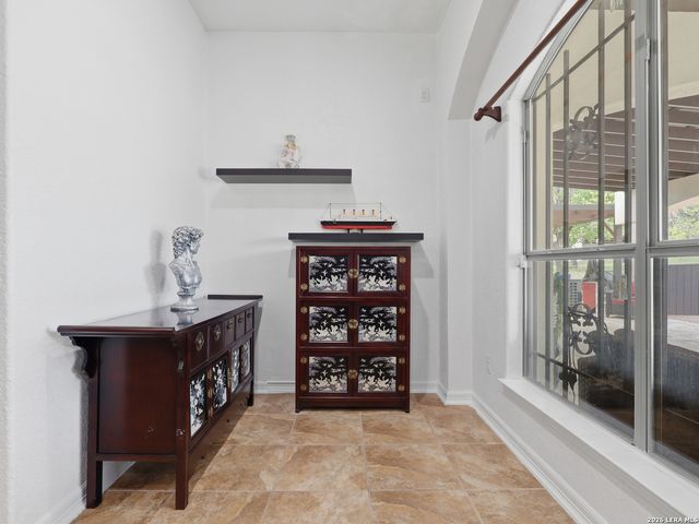 603 Sunshine Meadow, Adkins, TX 78101