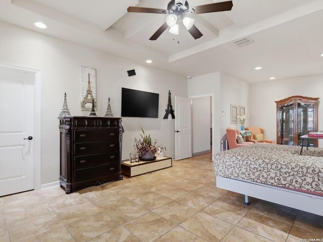 603 Sunshine Meadow, Adkins, TX 78101