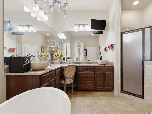 603 Sunshine Meadow, Adkins, TX 78101