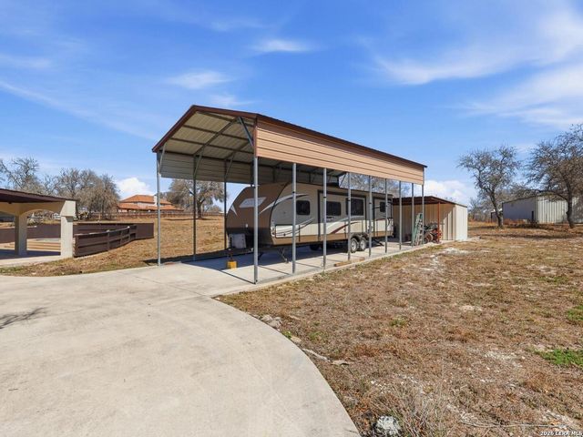 603 Sunshine Meadow, Adkins, TX 78101