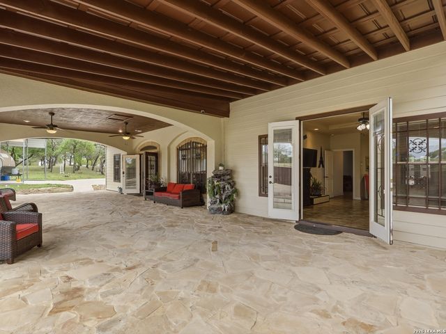 603 Sunshine Meadow, Adkins, TX 78101