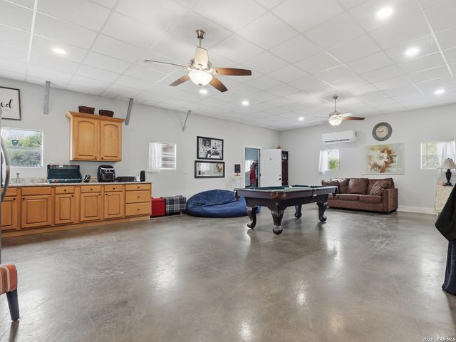 603 Sunshine Meadow, Adkins, TX 78101
