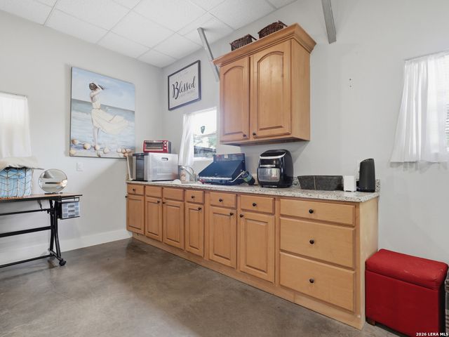 603 Sunshine Meadow, Adkins, TX 78101