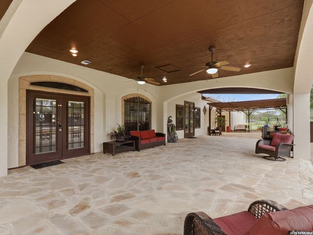 603 Sunshine Meadow, Adkins, TX 78101