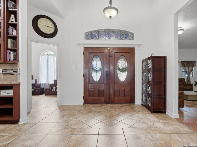 603 Sunshine Meadow, Adkins, TX 78101