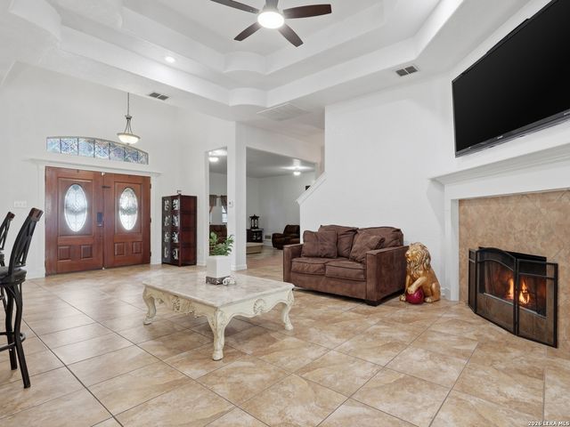 603 Sunshine Meadow, Adkins, TX 78101