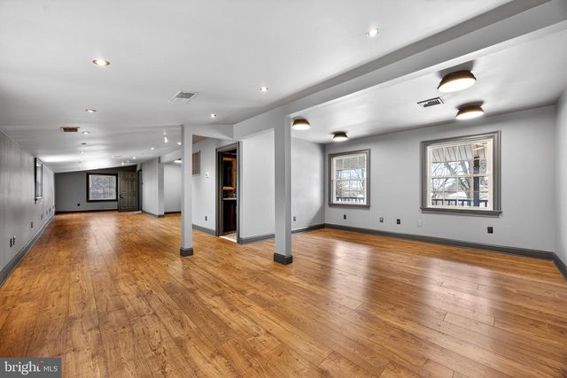 2389 FOREST GROVE RD, Furlong, PA 18925