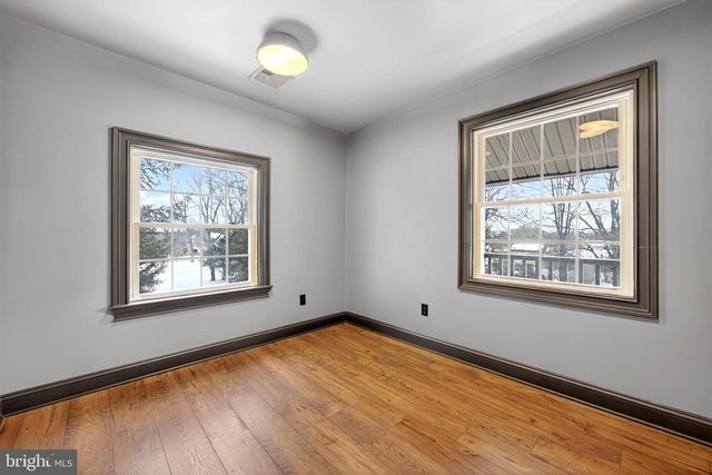 2389 FOREST GROVE RD, Furlong, PA 18925