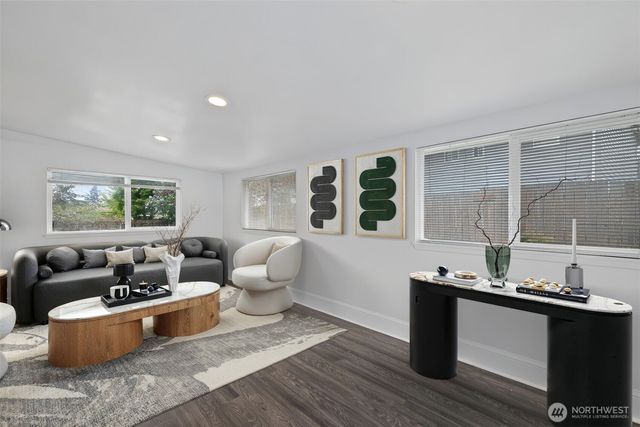 914 S 30th Place, Renton, WA 98055