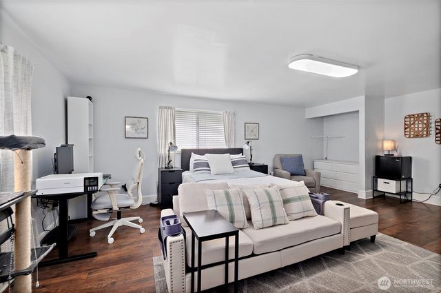 914 S 30th Place, Renton, WA 98055