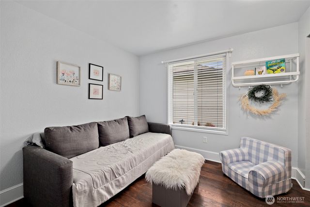 914 S 30th Place, Renton, WA 98055