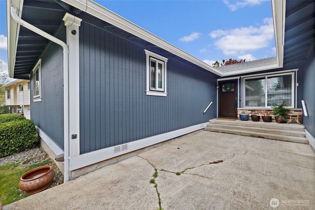 914 S 30th Place, Renton, WA 98055