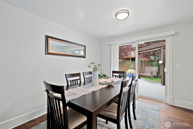 914 S 30th Place, Renton, WA 98055