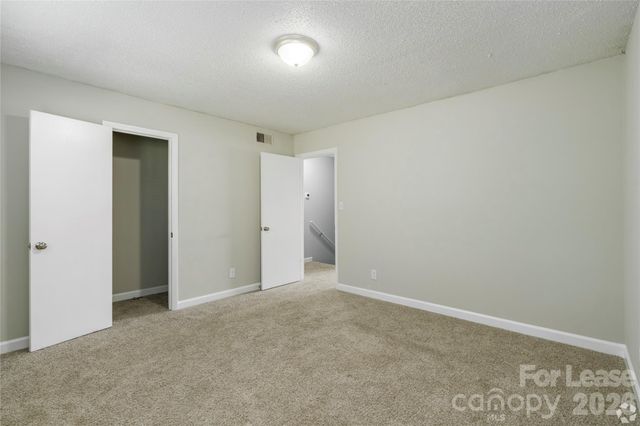 300 E Charlotte Avenue 5, Mount Holly, NC 28120