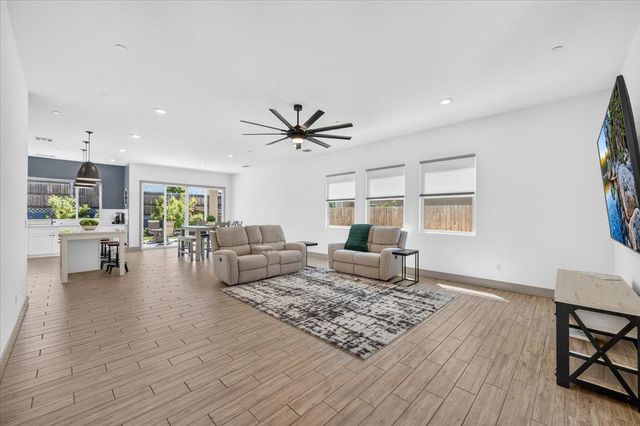 655 Huntington Avenue S, Madera, CA 93636