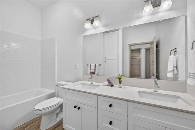 655 Huntington Avenue S, Madera, CA 93636