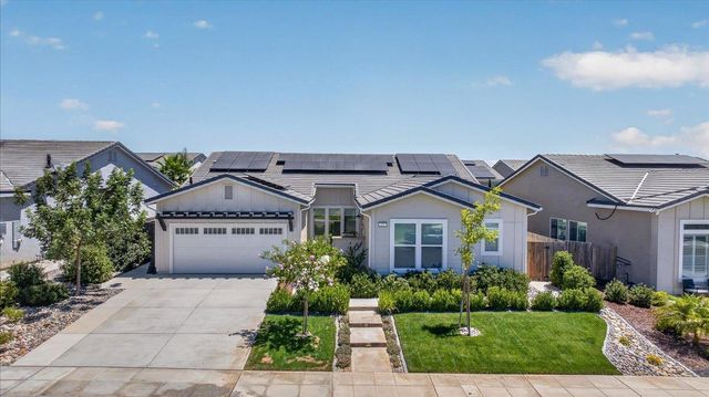 655 Huntington Avenue S, Madera, CA 93636