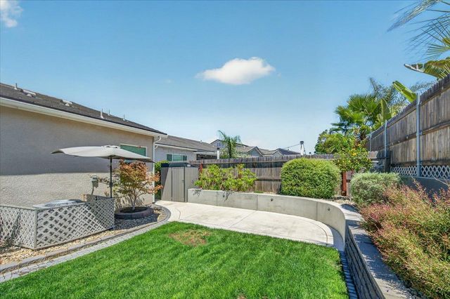 655 Huntington Avenue S, Madera, CA 93636