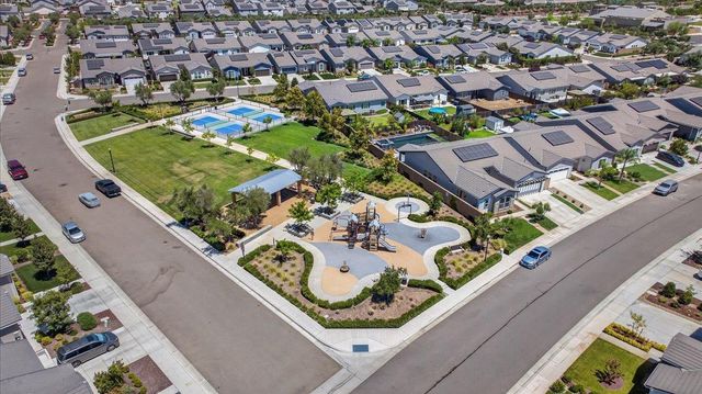 655 Huntington Avenue S, Madera, CA 93636