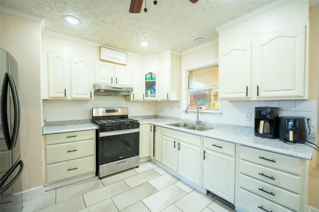 13506 Bandera Street, Houston, TX 77015