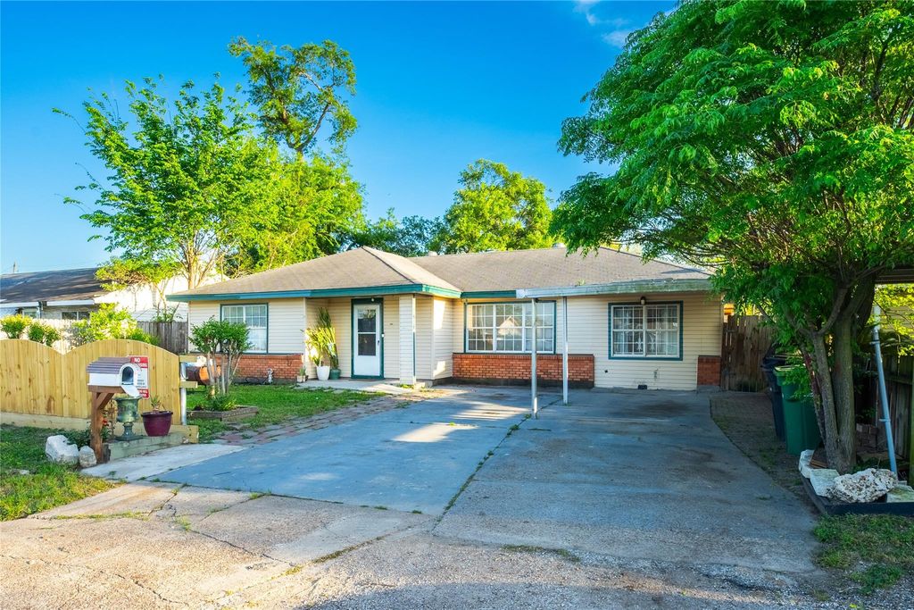 13506 Bandera Street, Houston, TX 77015