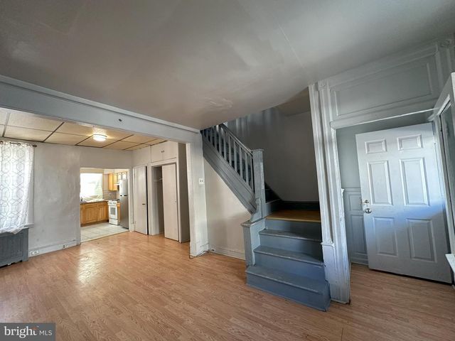 2429 S LAWRENCE ST, Philadelphia, PA 19148