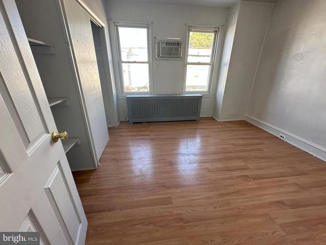 2429 S LAWRENCE ST, Philadelphia, PA 19148