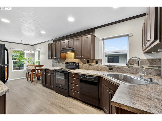 900 Ne FRANCIS Ave 29, Gresham, OR 97030