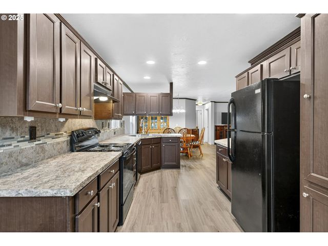 900 Ne FRANCIS Ave 29, Gresham, OR 97030