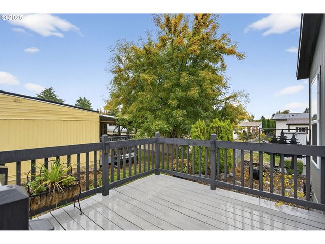 900 Ne FRANCIS Ave 29, Gresham, OR 97030