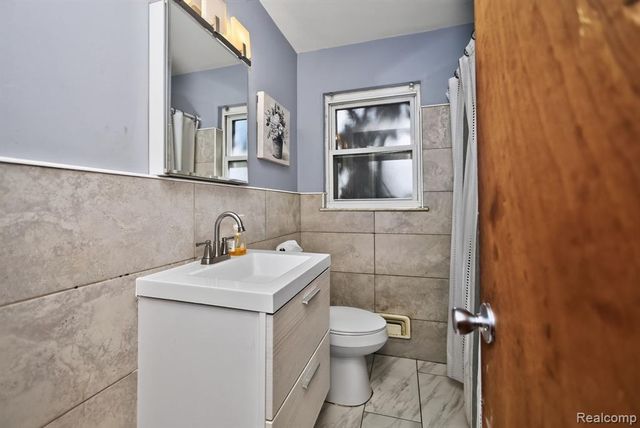 4215 Three Mile Drive, Detroit, MI 48224