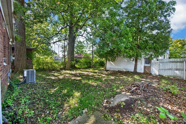 4215 Three Mile Drive, Detroit, MI 48224