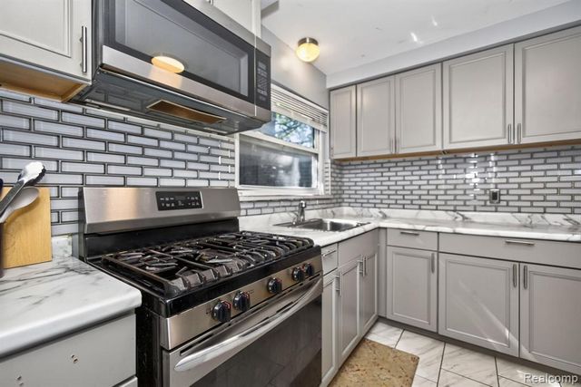 4215 Three Mile Drive, Detroit, MI 48224