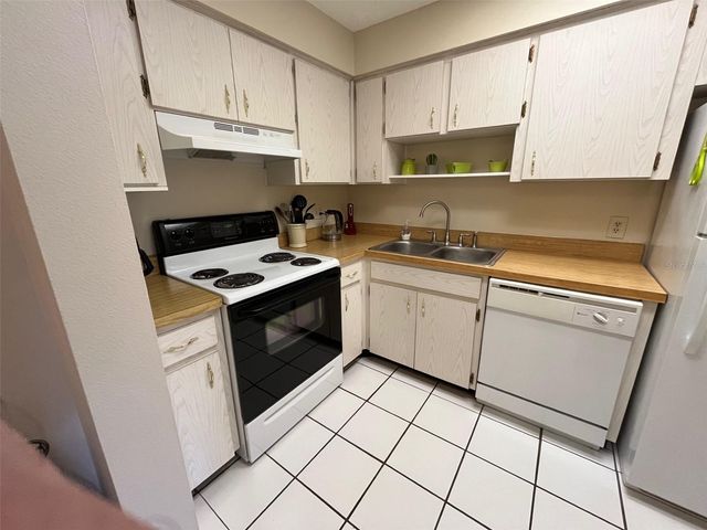 670 GREEN VALLEY ROAD F5, Palm Harbor, FL 34683