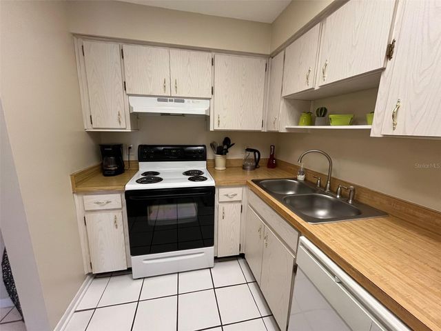 670 GREEN VALLEY ROAD F5, Palm Harbor, FL 34683